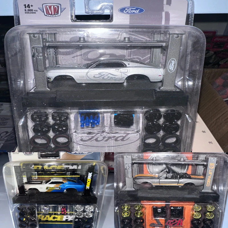 مجموعة نماذج سيارة Diecast M2 1:64 - مركبة قابلة للجمع مع عجلات/أجزاء قابلة للاستبدال وحامل عرض | هدية لعشاق النماذج #1