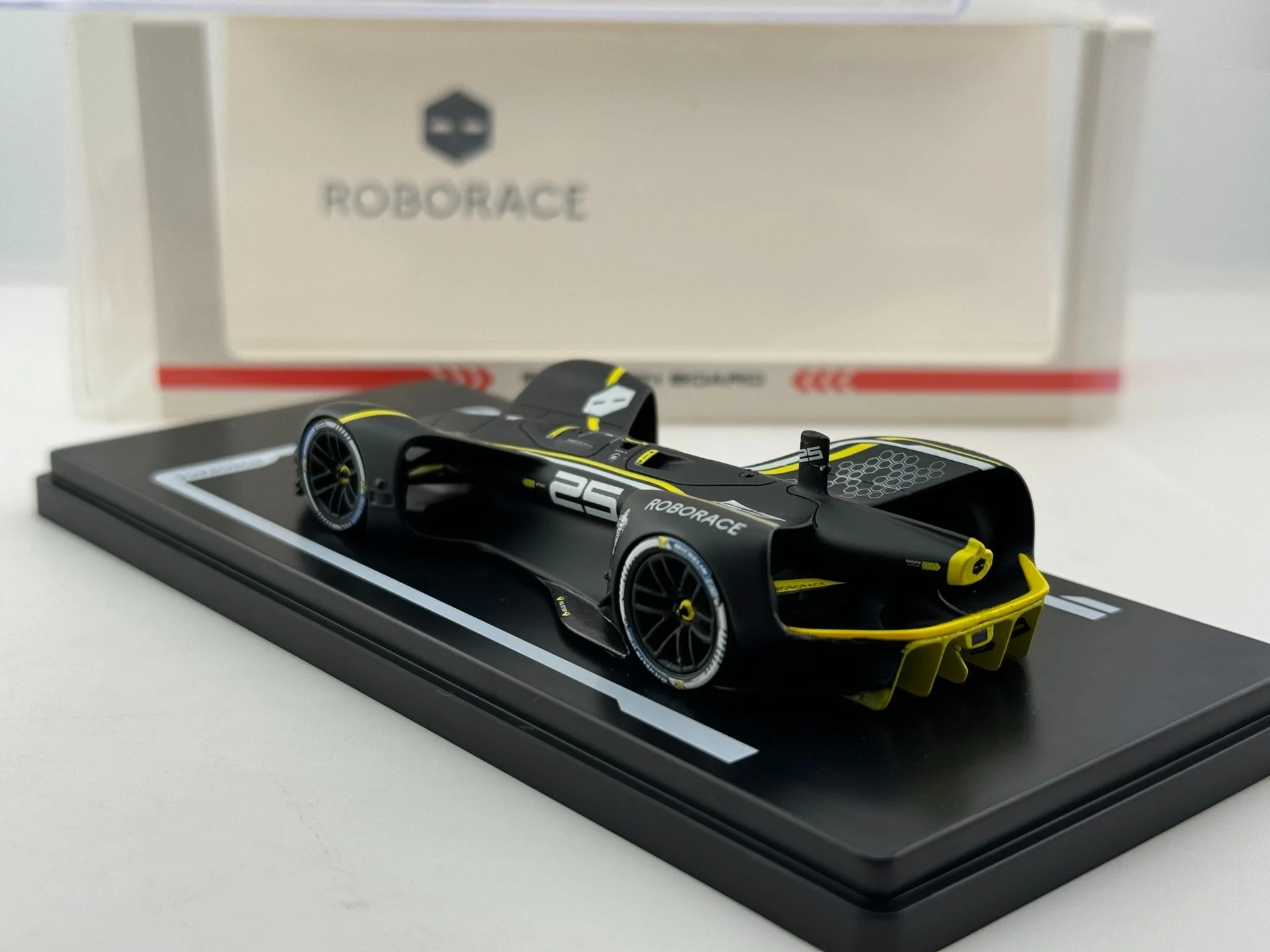 Diecast ROborace 1/43 Maßstab unbemannte Formel Racing Harz Auto Modell Sammlerstück Spielzeug Geschenk Souvenir Display Ornament