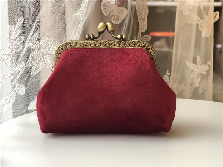 Lost in Vintage Metal Frame Coin Purse Burgundy Velvet Kisslock Fabric Pouch Wallet Makeup Bag Small Clutth with Parls Chains