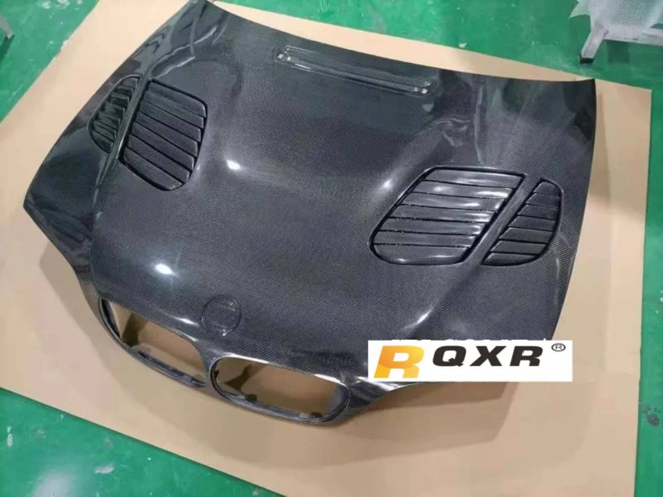 Carbon Fiber Car Engine Hood Assembly For BMW E46 2004 Bonnet Light Weight Hood Cover Car Accessories