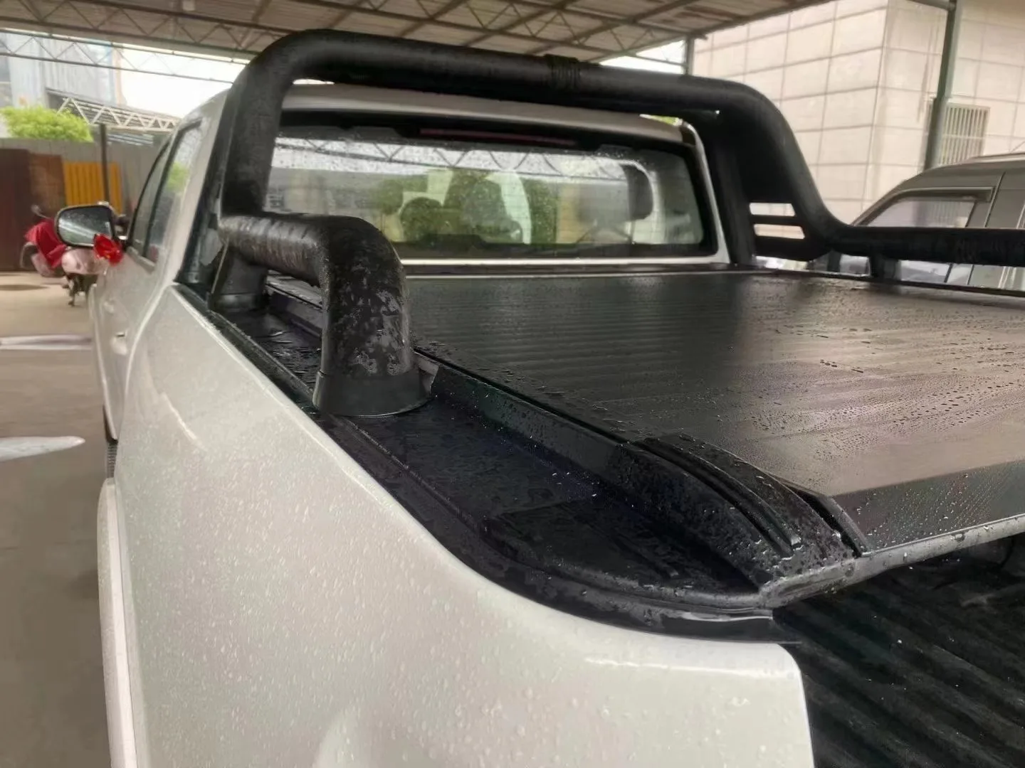 high quality  aluminium alloy retractable tonneau cover roller shutter lid truck pick up bed covers for Vol-kswagen Amarok 2017+