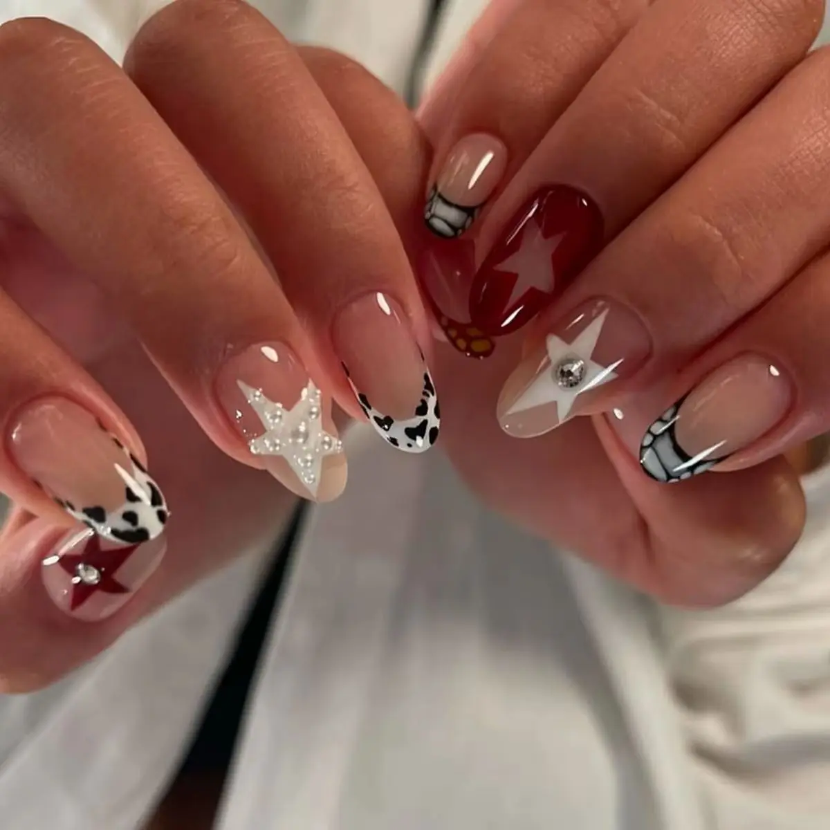 

24PCS Sweet Cool Almond False Nails Tips with Glue Cow Pattern Brown Star French Press on Nails Retro Fake Nails for Spice Girls