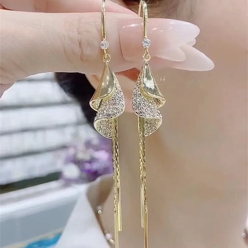 2023 New Fashion Trend Unique Design Elegant Exquisite Light Luxury Long Tassel Stud Earrings Women Jewelry Party Premium Gift