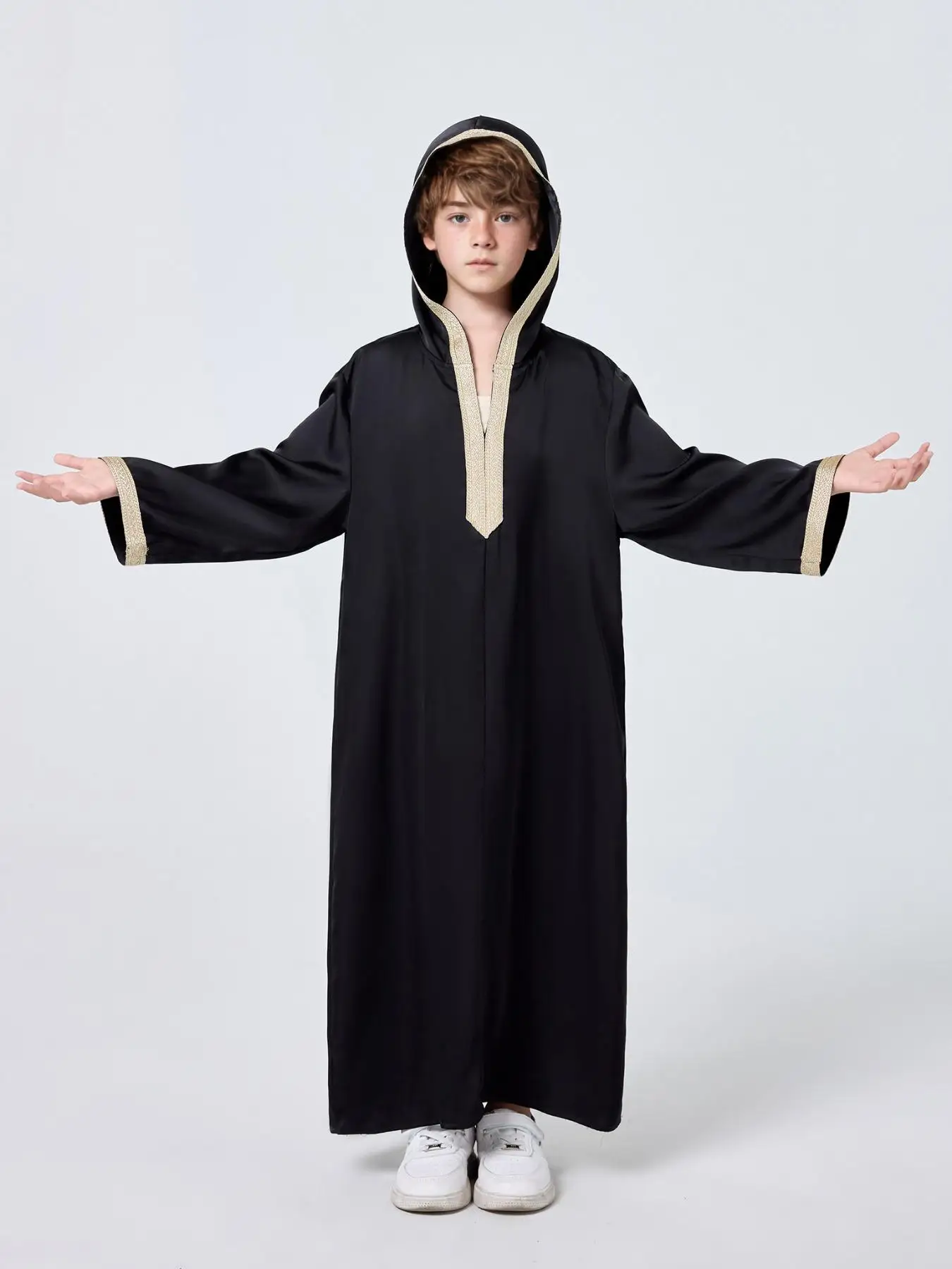 เสื้อคลุมมีฮู้ดสีพื้นสำหรับเด็กผู้ชายสไตล์ตะวันออกกลาง มุสลิม อาหรับ ดูไบ ตุรกี