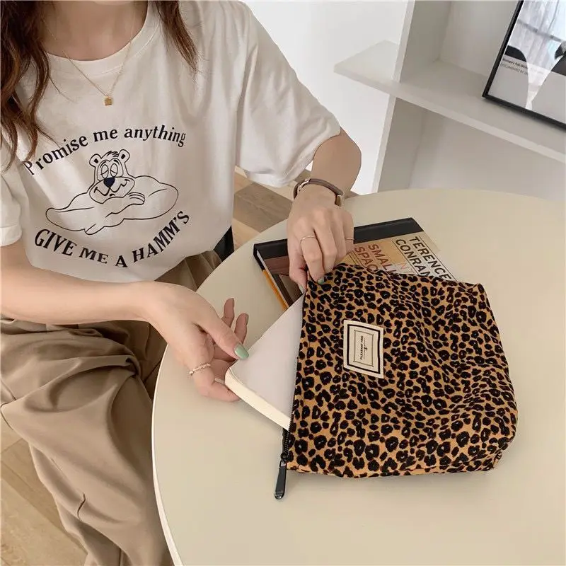 Vintage Leopard Canvas Clutches Women Zipper Makeup Cases Portable Travel Large Capacity Wash Bags Temperament Сумка Женская