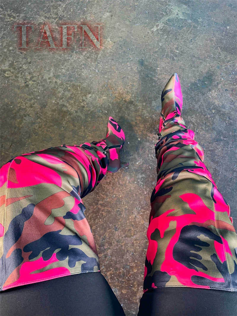 

Женские розовые камуфляжные ботфорты с острым носком на высоком каблуке, с карманами, женские ботинки выше колена, обувь для женщин