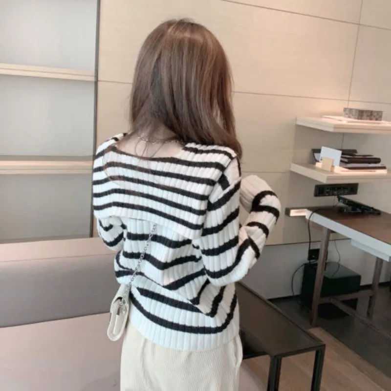 Women's Autumn and Winter Peter Pan Collar Striped Short Knitwear Pullover Button Fashion Patchwork Long Sleeve Sweater Tops