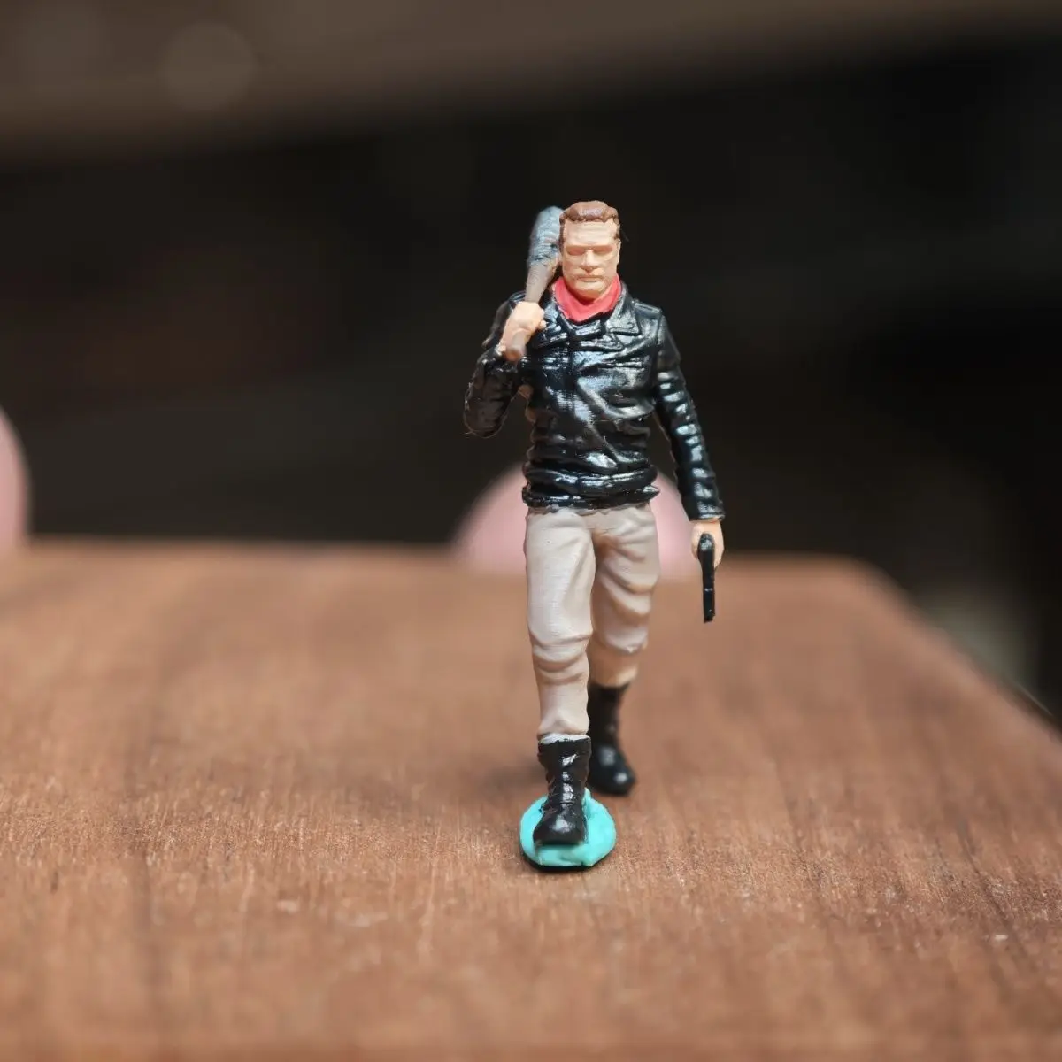 1:64 Figura fai da te in resina dipinta a mano modello statico Negan figurine garage scena auto Diorama