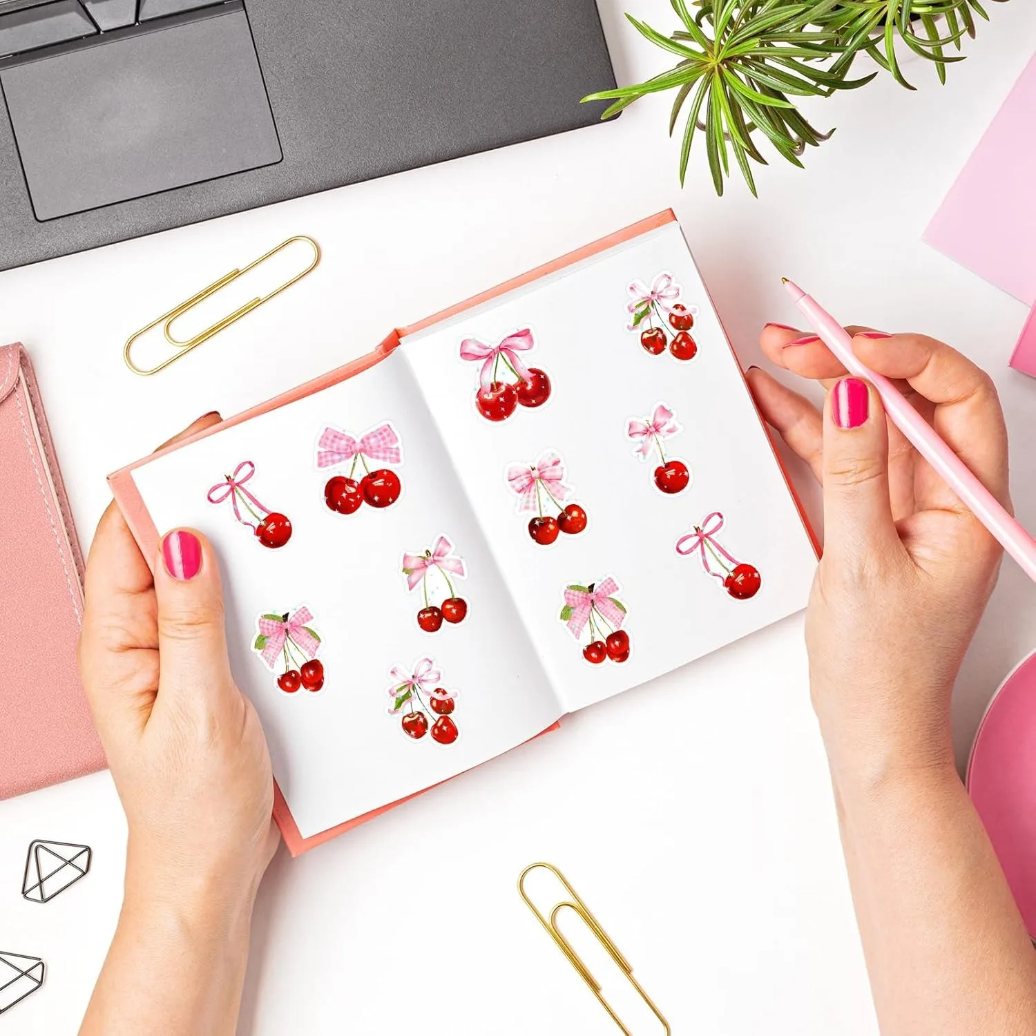 Thumbnail 4 - #84 Gift Wrapping Comparison Guide