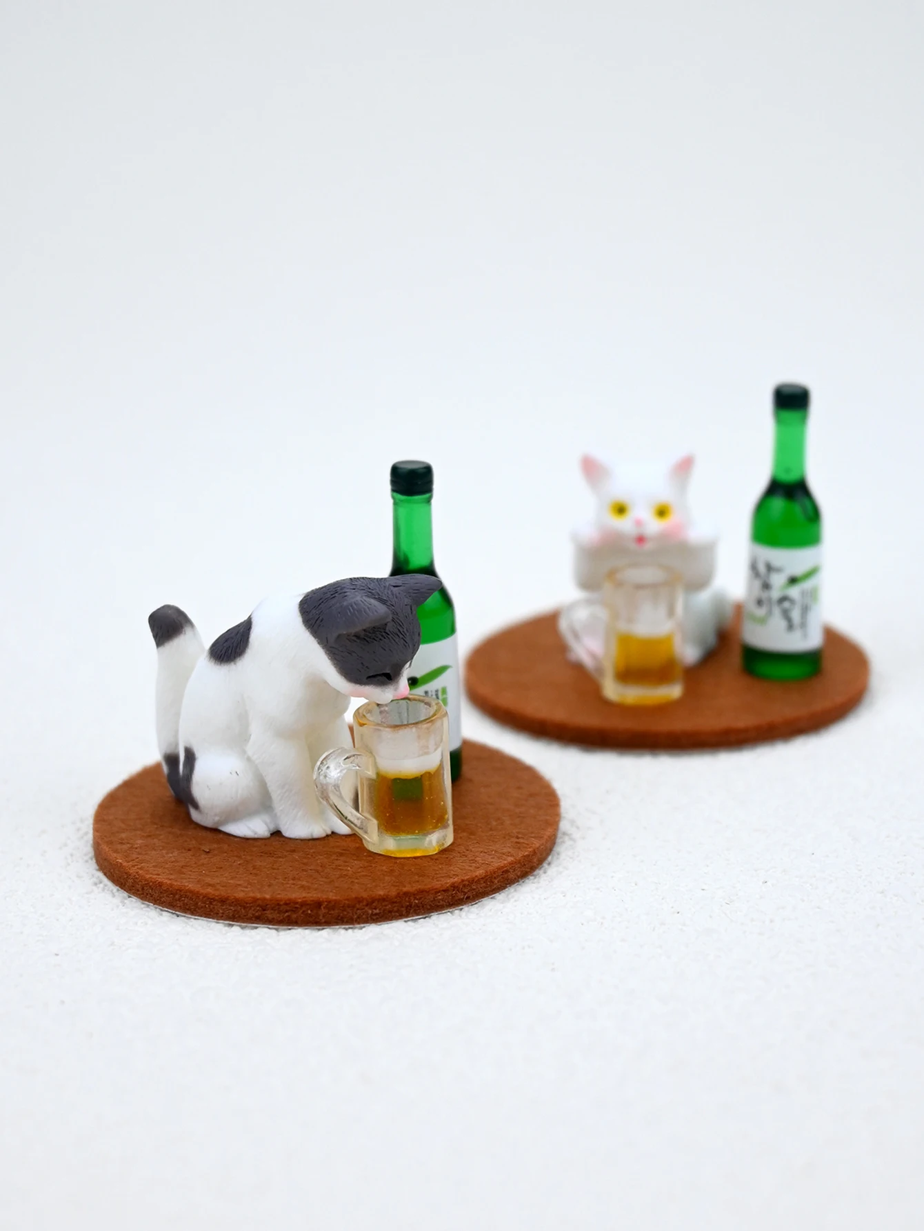 A Miniature Drinking and Pet Cat Model Ornament, 1:12 Dollhouse, Miniature Food Toys, Photography Props, Micro-Landscape Ornaments, Miniatures Decoration