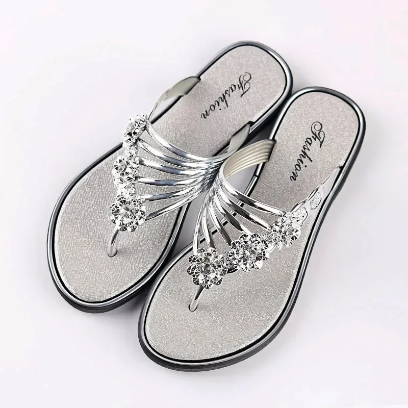 2024 Women\'s Slippers Summer Sandals New Flat Silver Women\'s Shoes Light Slippers Women\'s Outerwear Casual Flip Flops