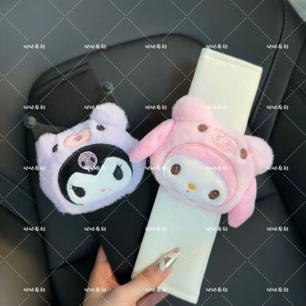 Sanrioed anel de natação hellokittys boneca de pelúcia capa de cinto de segurança do carro kawaii limpador sinal volta pingente decorativo acessórios automóveis