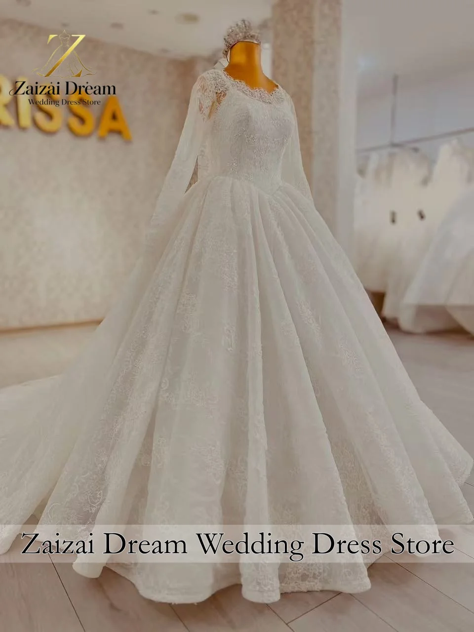 Customzied Luxury Long Sleeve Wedding Dress Lace Bridal Gown Square Neck Princess Wedding Dress Long Train Vestido De Novia