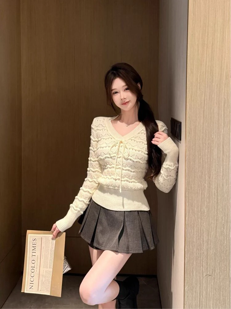 

2026 Spring Sweet Style V-Neck Knitted Top Women's Elegant Hollow out Wave Design Belted Slimming Fashionable Inner Wear