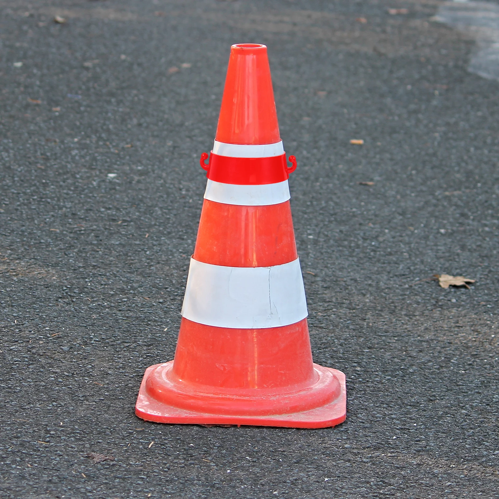 Gancio ad anello in plastica con connettore a cono per catena da 10 pezzi per barriere per coni stradali Design rosso ad alta visibilità Facile installazione per il parcheggio