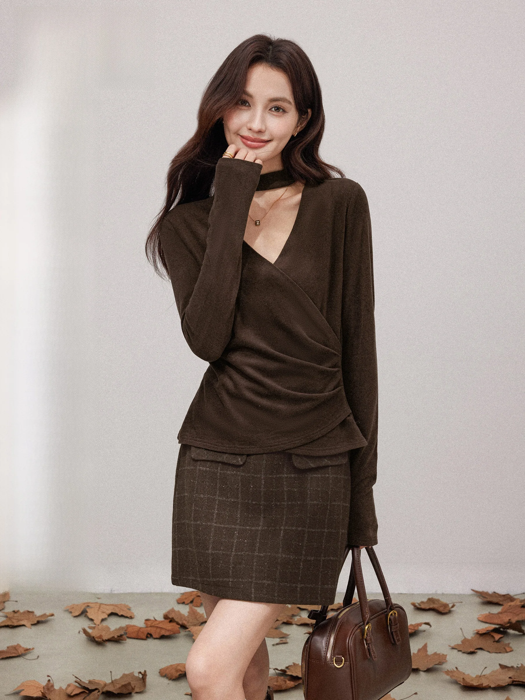 

Chang Dou Dou Coffee Hanging Ne V-Ne Long Sve Base irt Women's Autumn Winter Pleated Waist Special Inner Wear Top