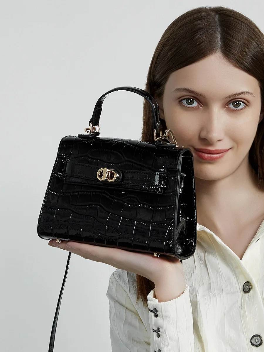 Free First Letter Gold Stamping Genuine Leather Women's Bag 2025 Summer New Commuter Fashion Crocodile Pattern Bag Handbag