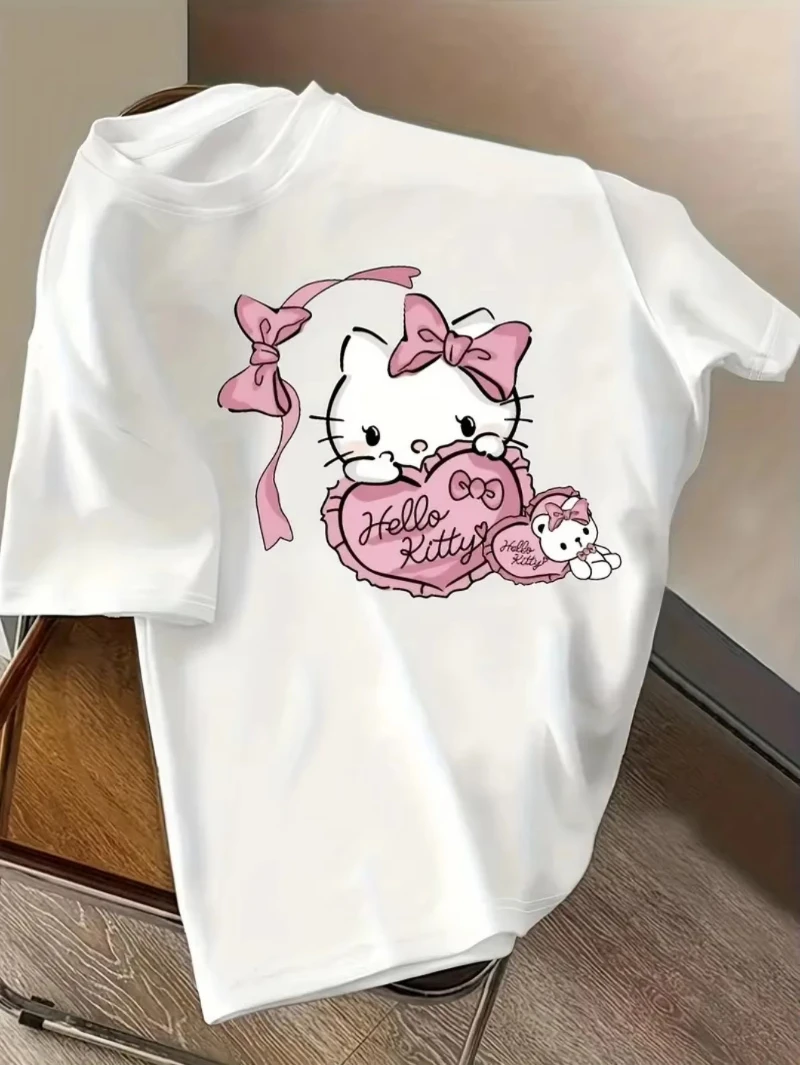 

MNISO 2025 New Hello Kitty and doll cartoon print short-sleeved T-shirt Cute and innocent style Suitable for womens outings wear