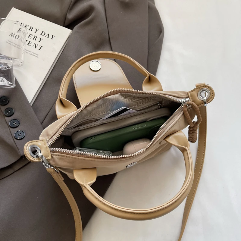 Fashion Lightweight Simple Ladies Shoulder Bag, Large Capacity Durable Classic Ladies Crossbody Dumpling Bag, All Seasons image 5