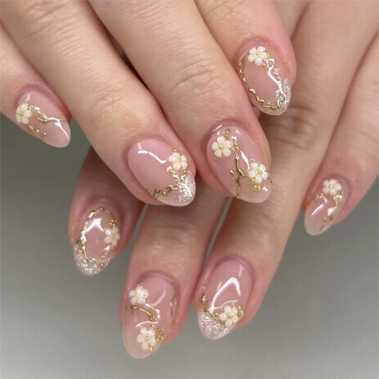 

Short Round Press on Nails, 24 Pcs Acrylic Fake Nails Kit with Glue Stickers for Women DIY Nail Art