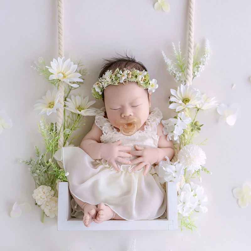 

Baby Girl Dress Newborn Shoot Props 0-1 Month Baby Photo Swing Artificial Flower Shooting Decoration Studio Photography Prop