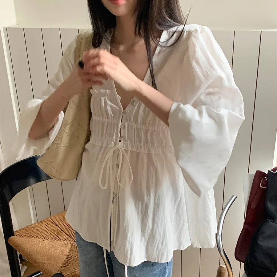 2026 Early Spring New Pearl Mother of Pearl Button Pleated V-neck Long Sleeved Tied Shirt Elegant Shirt