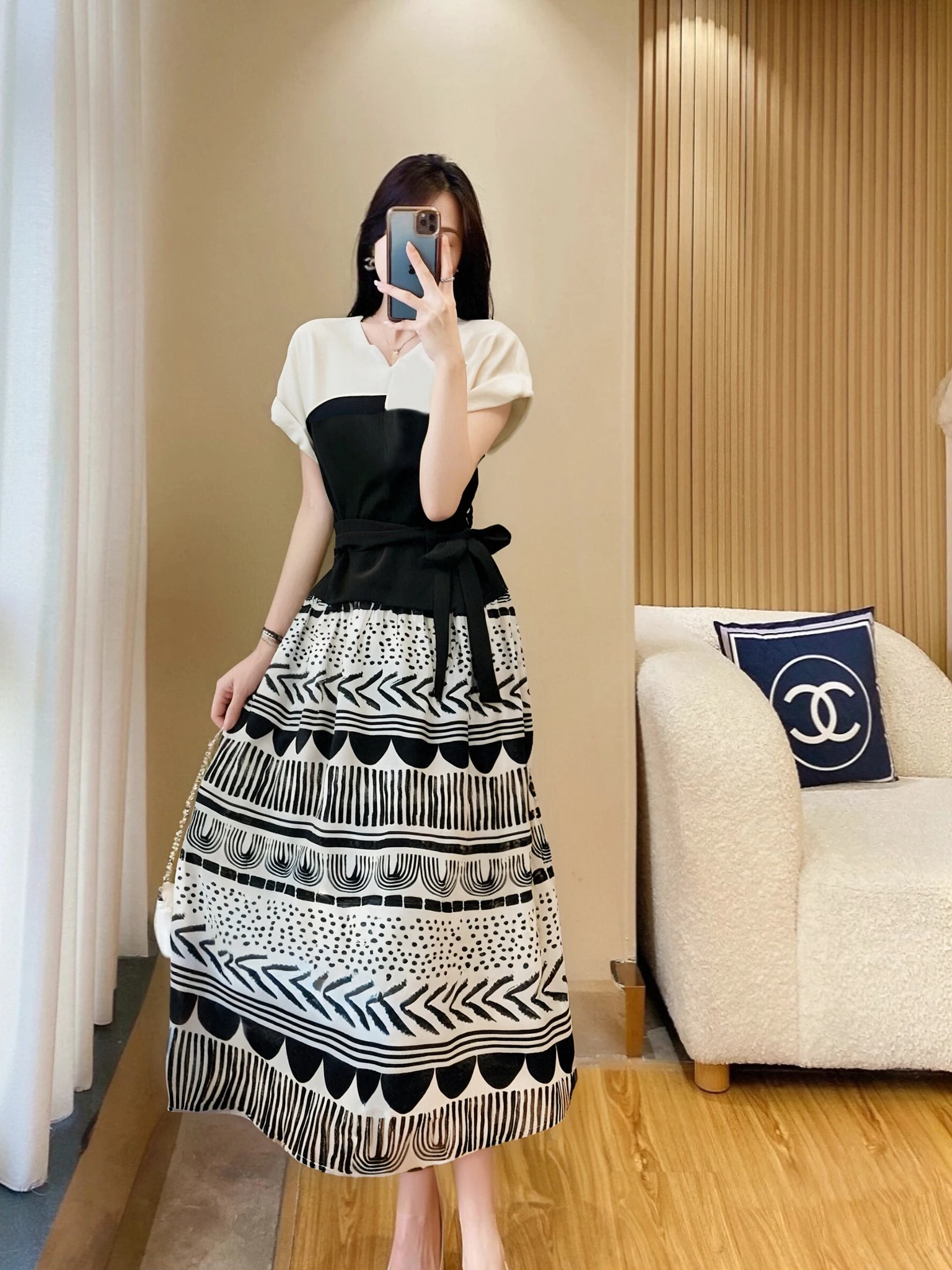 2025 여름 여성의 새로운 높은 럭셔리 패션 다목적 스타일 슬리밍 드레스 Boho 디자인 독특한 새시 드레스 한국 패션