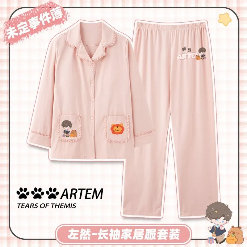 2025年アニメ「テミスの涙」ゲームコスチューム ルーク・ピアース ヴィルヘルム・マリウス アルテム・ウィング ユニセックス キュートな漫画風 ロング丈 春秋用パジャマ