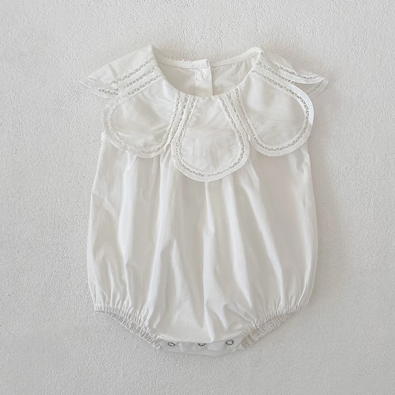 0-24M Baumwolle Sommer Baby Mädchen Kleidung Neugeborenes Baby Mädchen Strampler Ärmelloser Blütenblatt-Kragen Overall – Detail 3