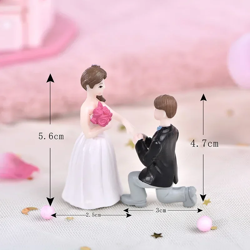 2PCS Romantic Propose Marriage Lovers Figurines Gift PVC Decoration Doll House Fairy Garden Ornaments Flower Pot Decor