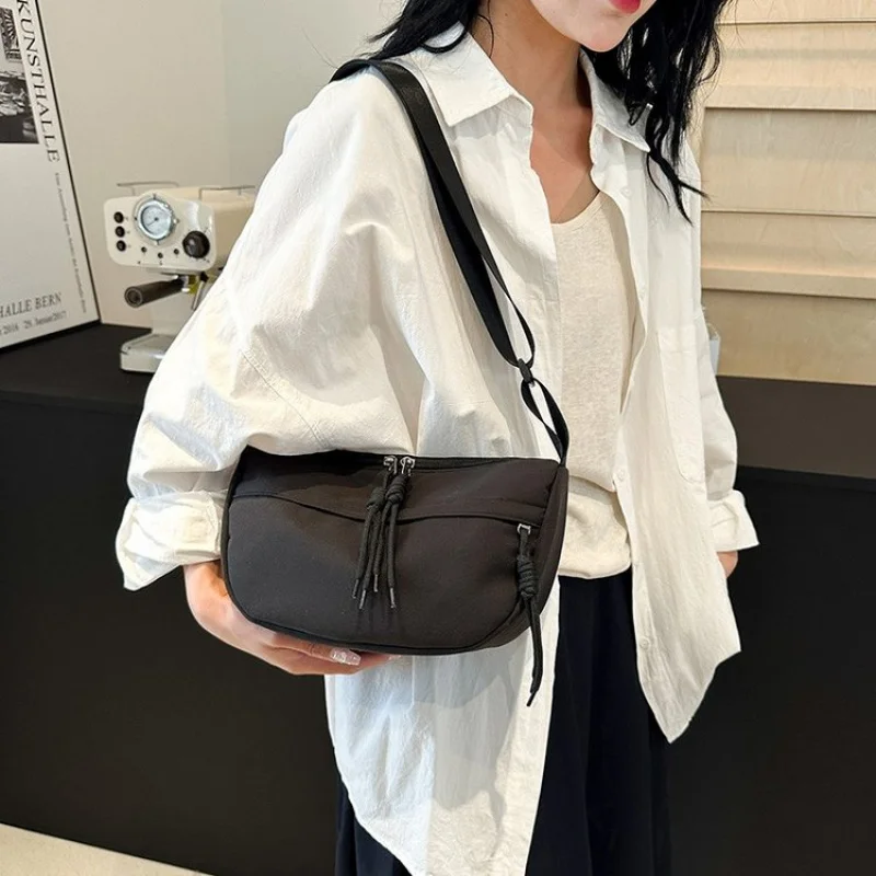 

Popular Classic Leather Women's Handbag High-End Luxury Brand Trendy Elegant Chic Embellishment Commuter Bag​