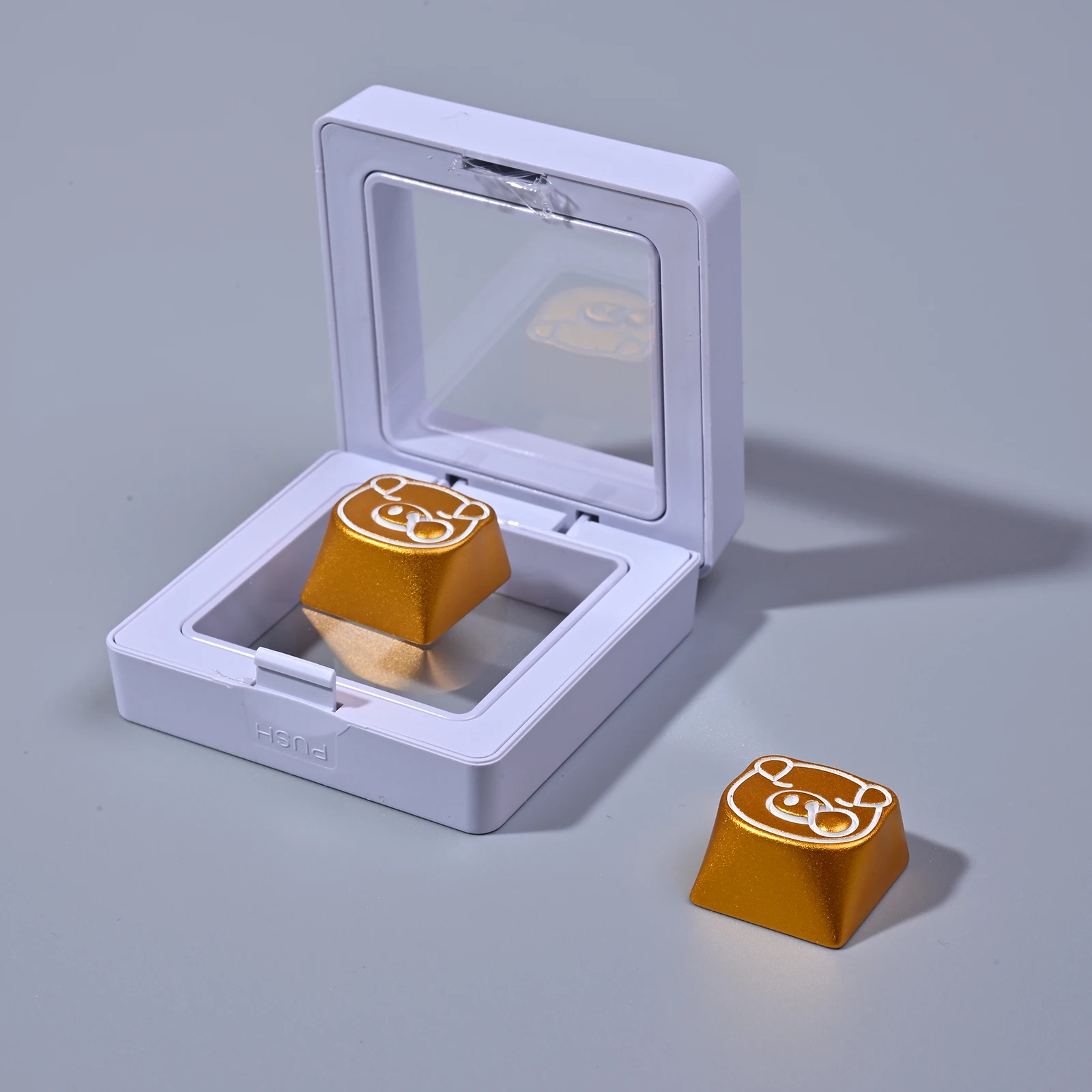 1 قطعة سنة من الخنزير موضوع غطاء مفتاح معدني CNC أنوديك الأكسدة الألومنيوم Keycap للوحة المفاتيح الميكانيكية الكرز الشخصي R4