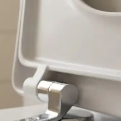 Replacement Toilet Seat Hinges Zinc Alloy for Standard Toilets Smooth Operation Non Marking Edges 8x8x3cm Chrome Style