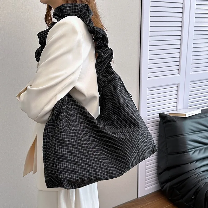 Niche Casual Bag Large Capacity Lazy Wind Shoulder Bag lightweight Pleated Tote Bag Student Messenger Cross-Border