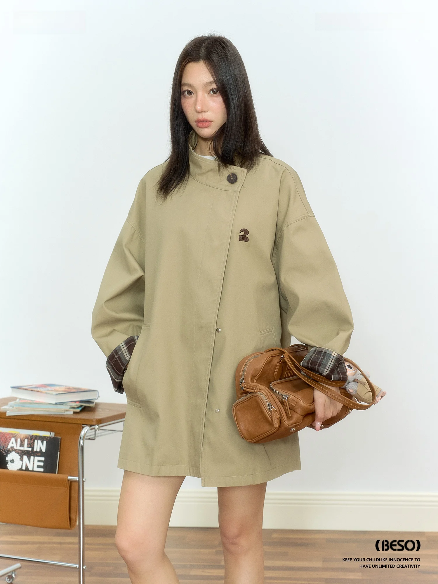 

BESOBER оригинальная ветровка цвета Cheered Blo, верхняя одежда, свободное пальто Briti Sle, женское длинное пальто-стойка с воротником-стойкой