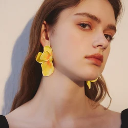 Europe and the United States high-grade gradient pink flower earrings 2024 new summer exaggerated petal fan earrings