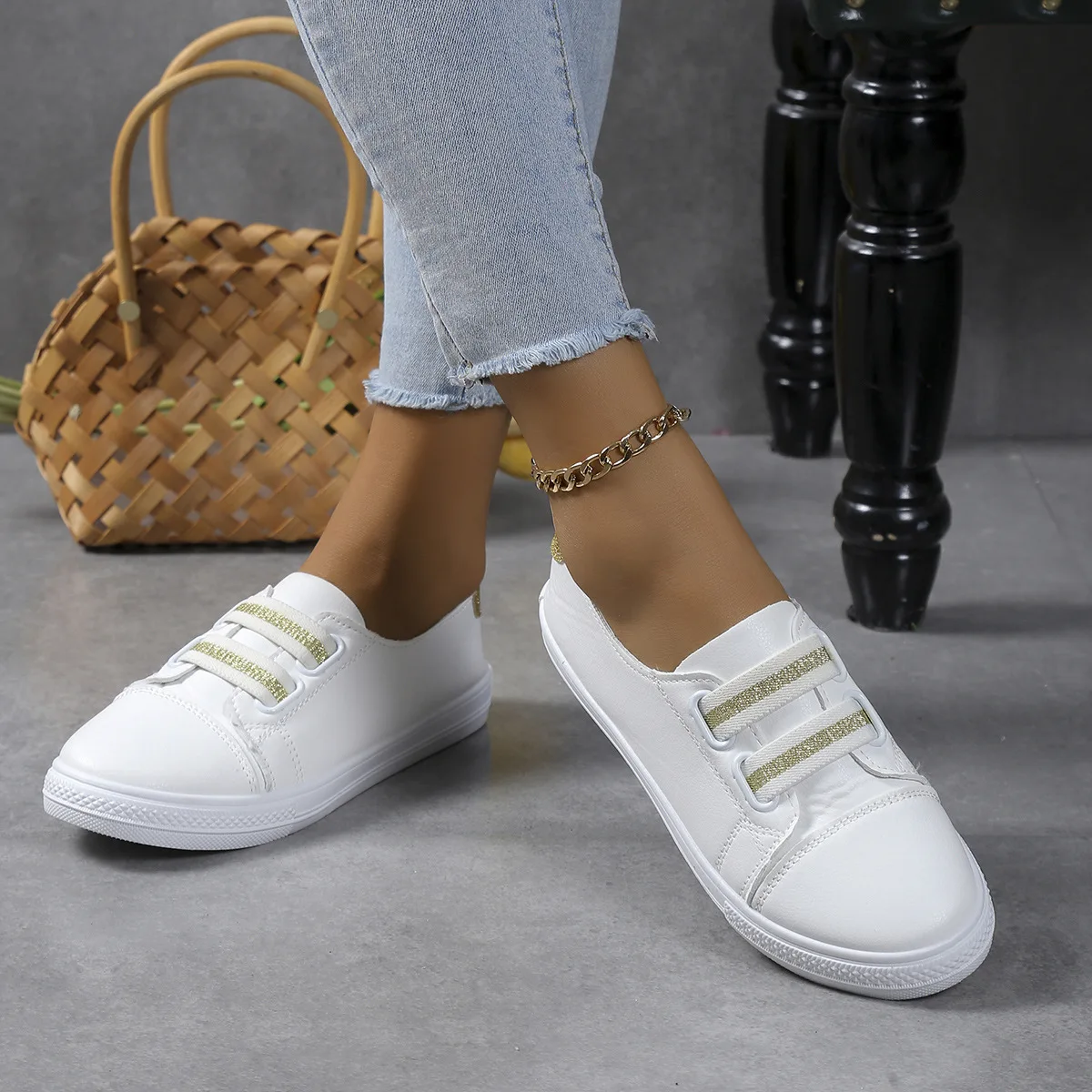 Women Casual Shoes with Thick Bottom 2024 New Style for Spring and Autumn Women Sneakers Couple Sports Casual Skate White Shoes