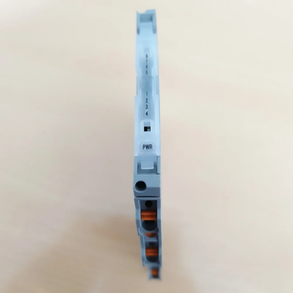 

New MINI MCR-2-U-I4-PT 2902030 3-Way Signal Conditioner 0V...10V 4mA...20mA For Phoenix High Quality