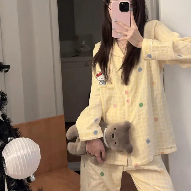 Conjunto de pijamas bonitos de dibujos animados de Hellokitty bordado estilo Harajuku Kawaii conjunto de 2 piezas pijamas de lana gruesa moda de invierno nuevo 2025