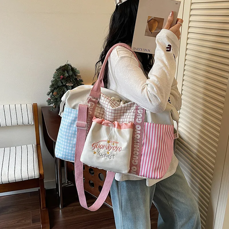 sweet-color-block-large-capacity-lightweight-travel-bag-for-women-sport-fitness-bag-outdoors-handbag-korean-style-leisure-bag