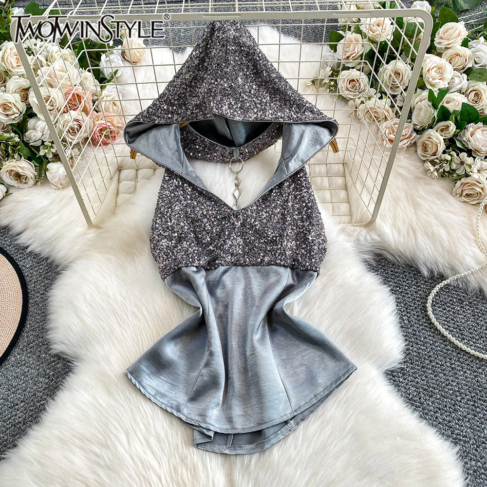 

TWOTWINSTYLE Design Sense Роскошные футболки для женщин с капюшоном без рукавов и блестками, шикарный вечерний топ, женская мода, новинка KTS557254