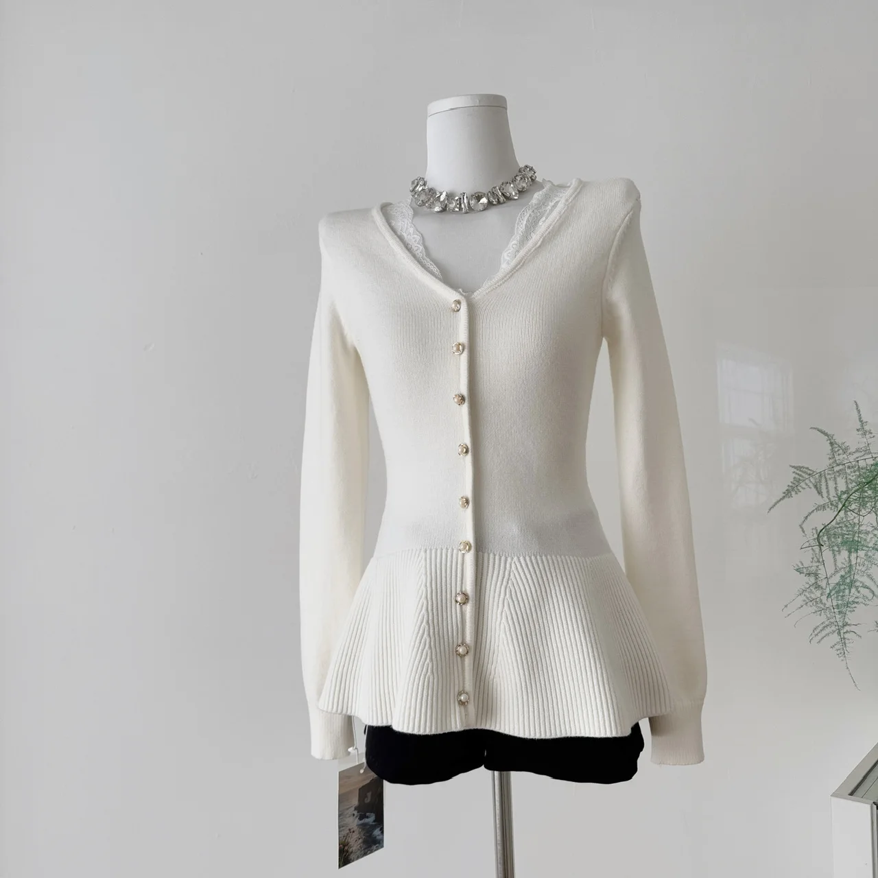 

Long-Sleeved Lotus Leaf Swing Knitted Cardigan Women Solid V-Neck Slim Fit Single-Breasted Elegant Knit Sweater Coat Female F423