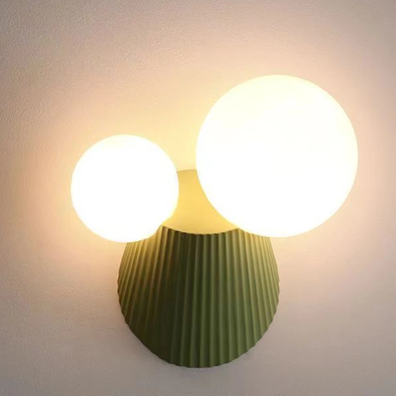 

Medieval wall lamp Cream wind bedroom bedside wall lamp Minimalist children's room Modern simple new creative Nordic wall lamp