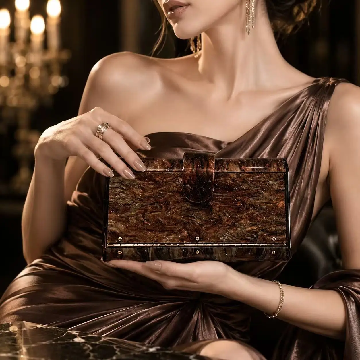 

Luxury Acrylic Fashion Wedding Banquet Handbag Clutch Bag 2026 New Shaped Shell Bag Single Shoulder Bag