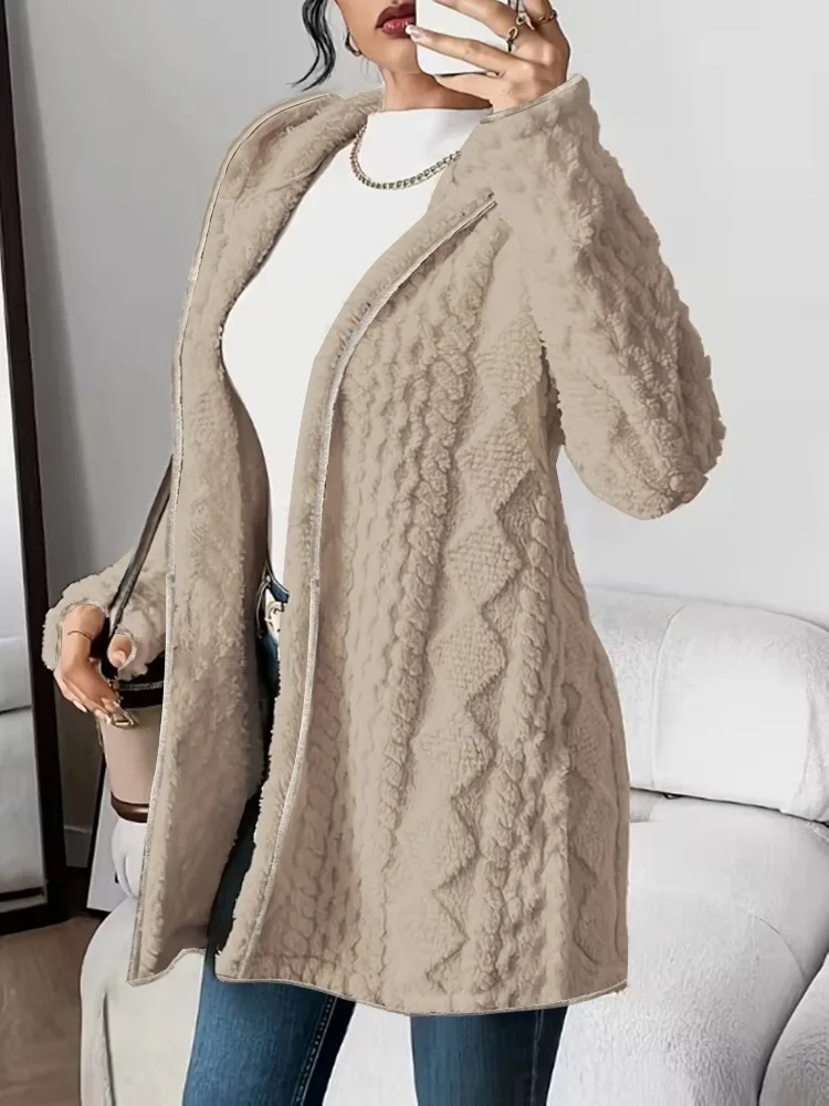 This long loose-fit padded jacket with shearling trim is machine-washable and wrinkle-resistant, perfect for all-season wear.