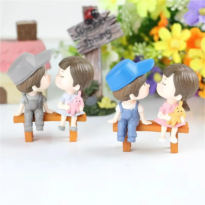 1-4Pairs Car Couple Statue Romantic Kiss Design Premium Resin Dashboard Decoration For Auto Interior Home Office Desk