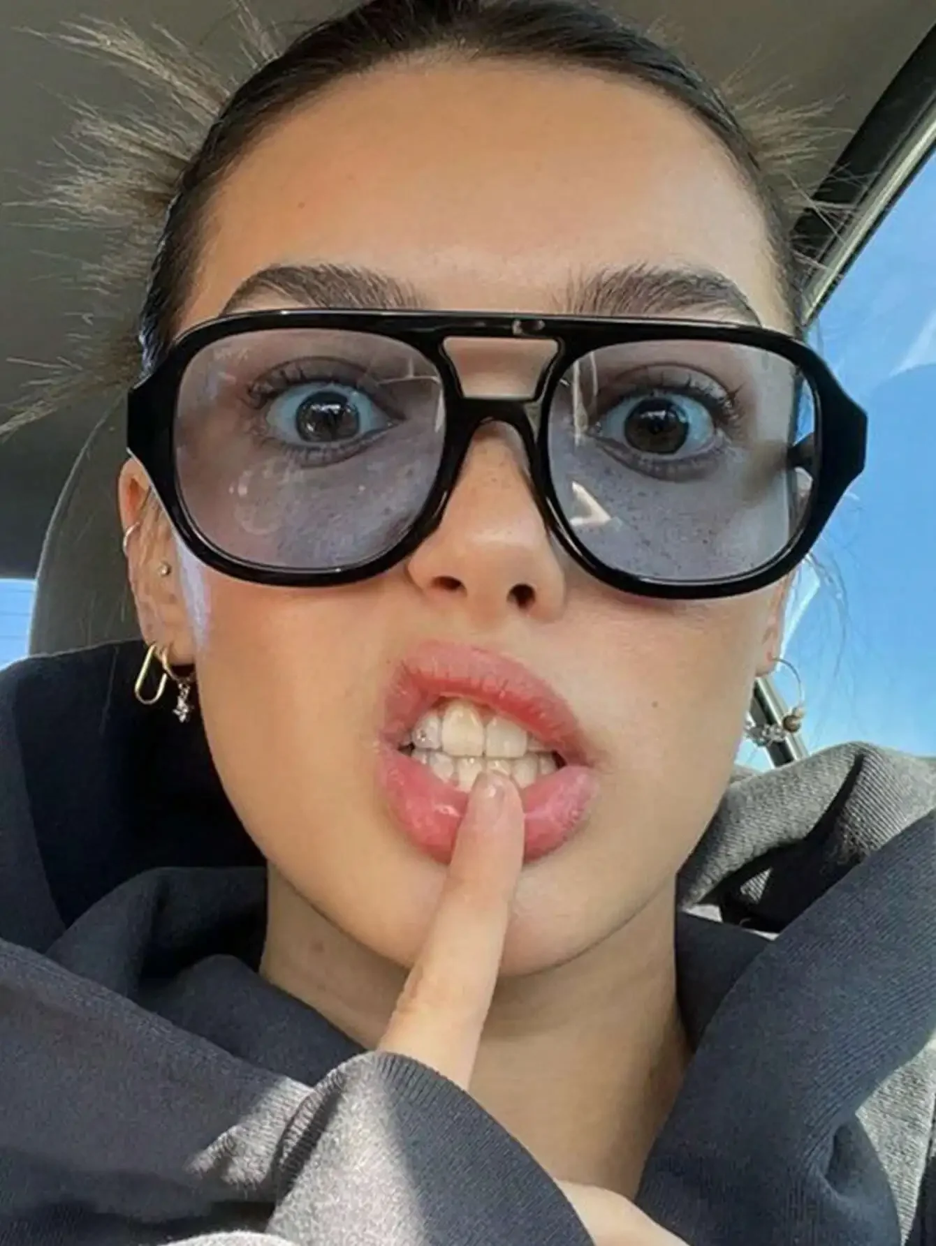 

1 Pair Square Personalized Classic Fashion Glasses, Women's Beach Accessory, Basic Style, Suitable For Autumn/Winter Outfits, Bu