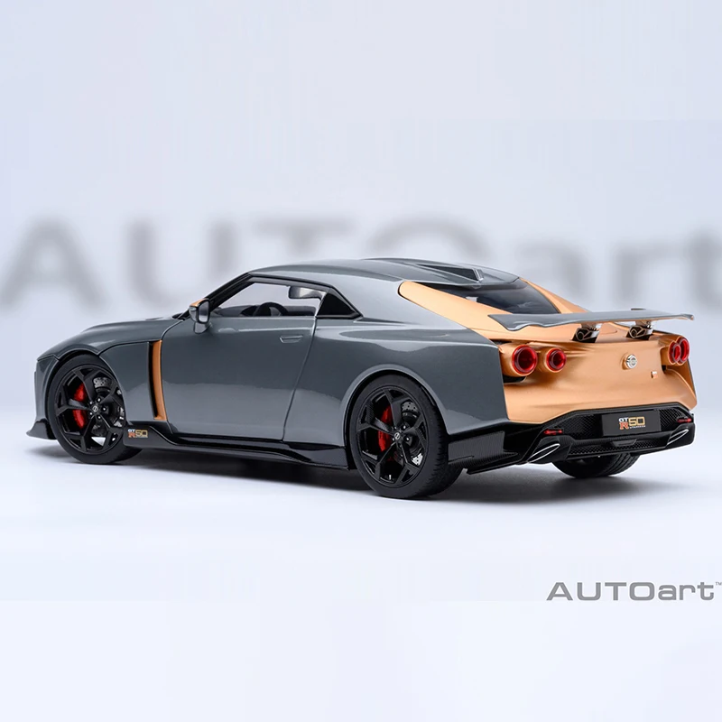 Nouveau AUTOart 1:18 Nissan GT-R50 par Italdesign (Liquid Kinetic Silver/Millenium Getic Sigma Gold) Alliage Diecast Collecemballages Car Models