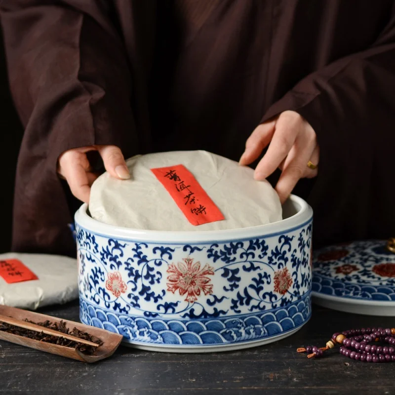 Jingdezhen Ceramics Hand Painted Blue and White Glazed Red Interlock Branch Lotus Pu'er Tea Tea Cake Storage Jar Tea Jar Decorat