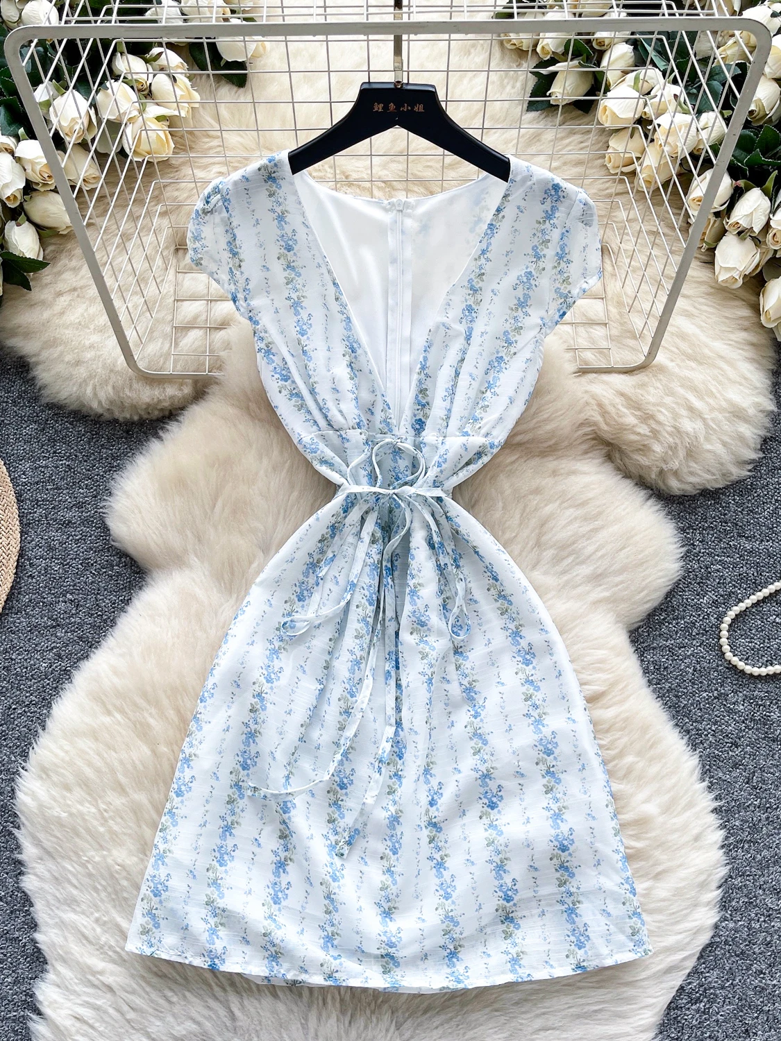 กระโปรงชีฟองพิมพ์ลายดอกไม้ทรงเอไลน์เอวสูงสำหรับฤดูร้อน รุ่น Pure Desire Sle สำหรับผู้หญิง ดีไซน์ผูกเอวแบบ Dr V-Ne